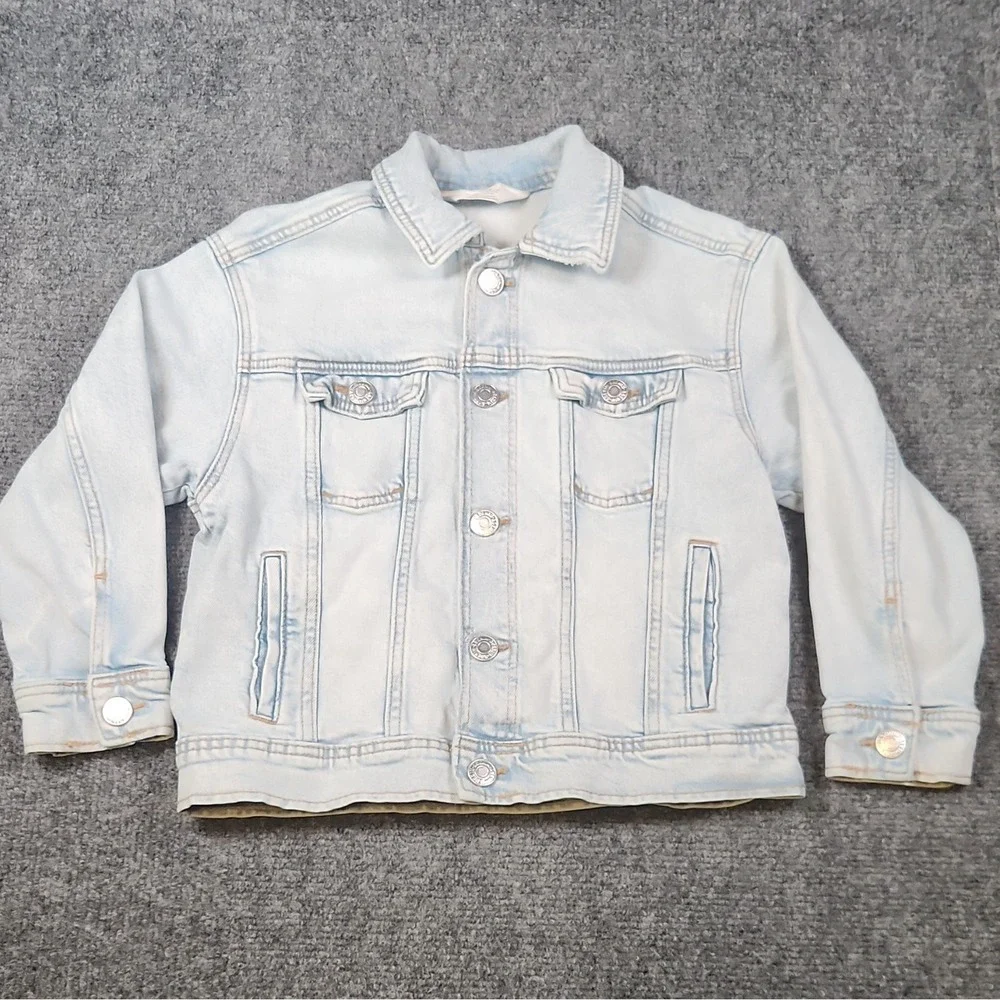 H&M Kids Light Wash Denim Trucker Jacket Jean Coat Size 5-6T Unisex